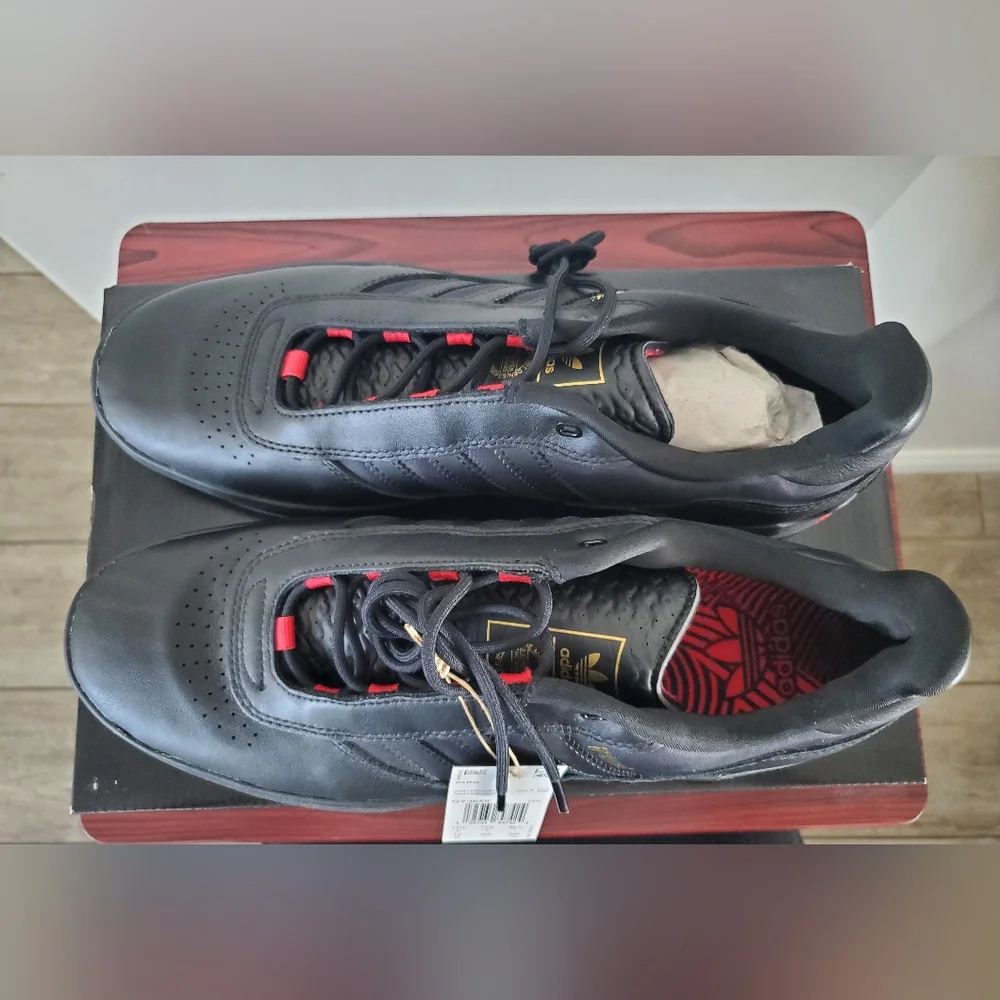 Adidas Shoe - Picture 13 of 14